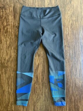 Nike Black Leggings with Kentucky Blue Graphic Lower Legs